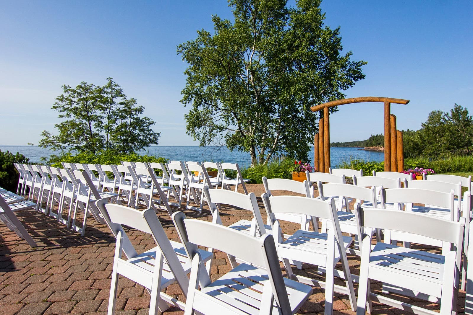  MN  Wedding  Venue  on Lake  Superior Where Memories are Made